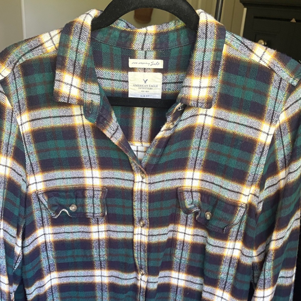 American Eagle Outfitters Green Navy White Plaid Button-Down Shirt